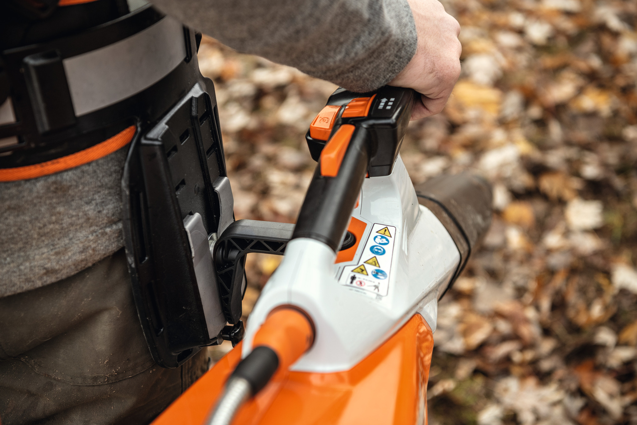 STIHL MEDIA DAY 2019 : STIHL BGA 200, LE nouveau et puissant souffleur  professionnel à batterie 