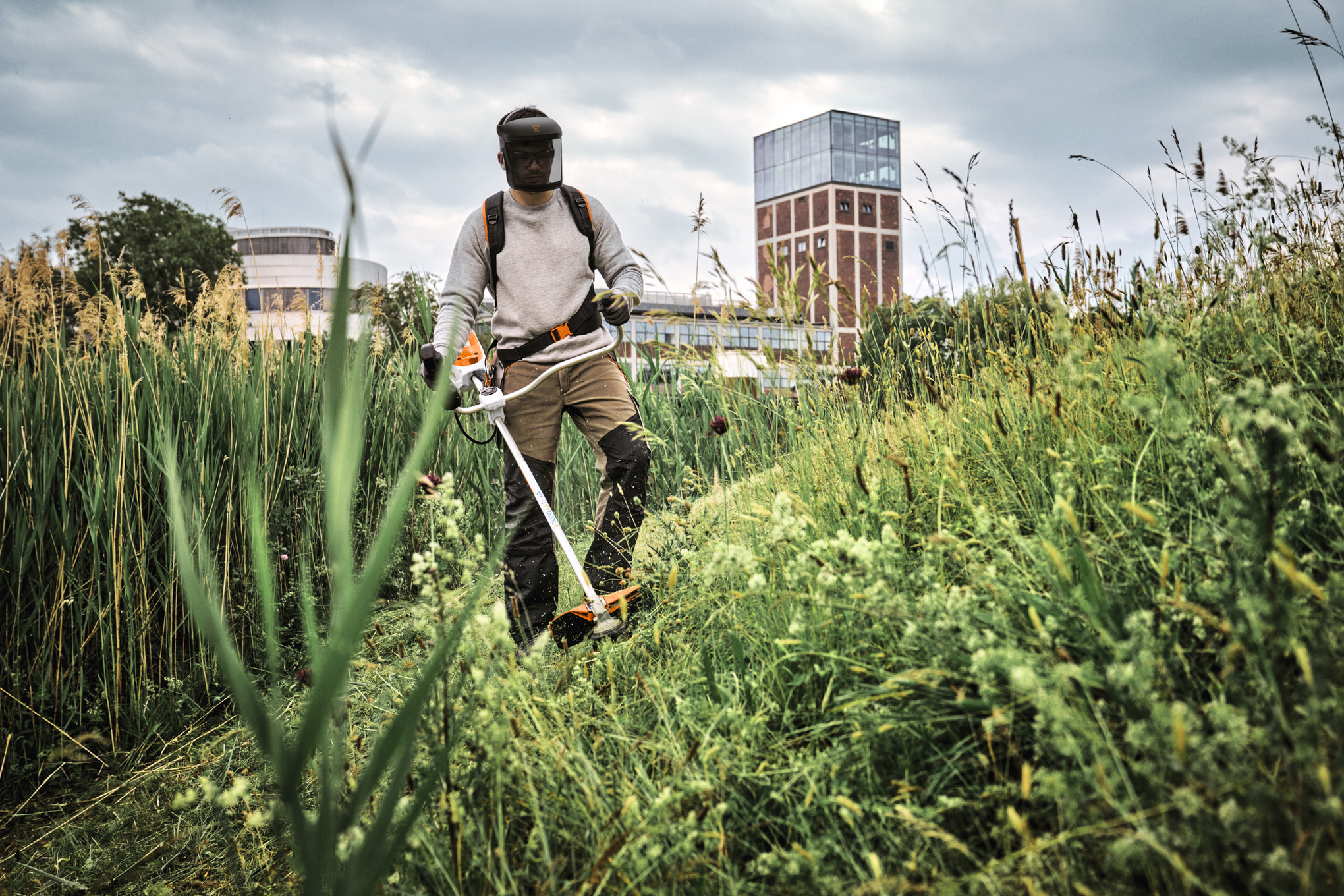 Débrousailleuse FSA 140 sans batterie ni chargeur