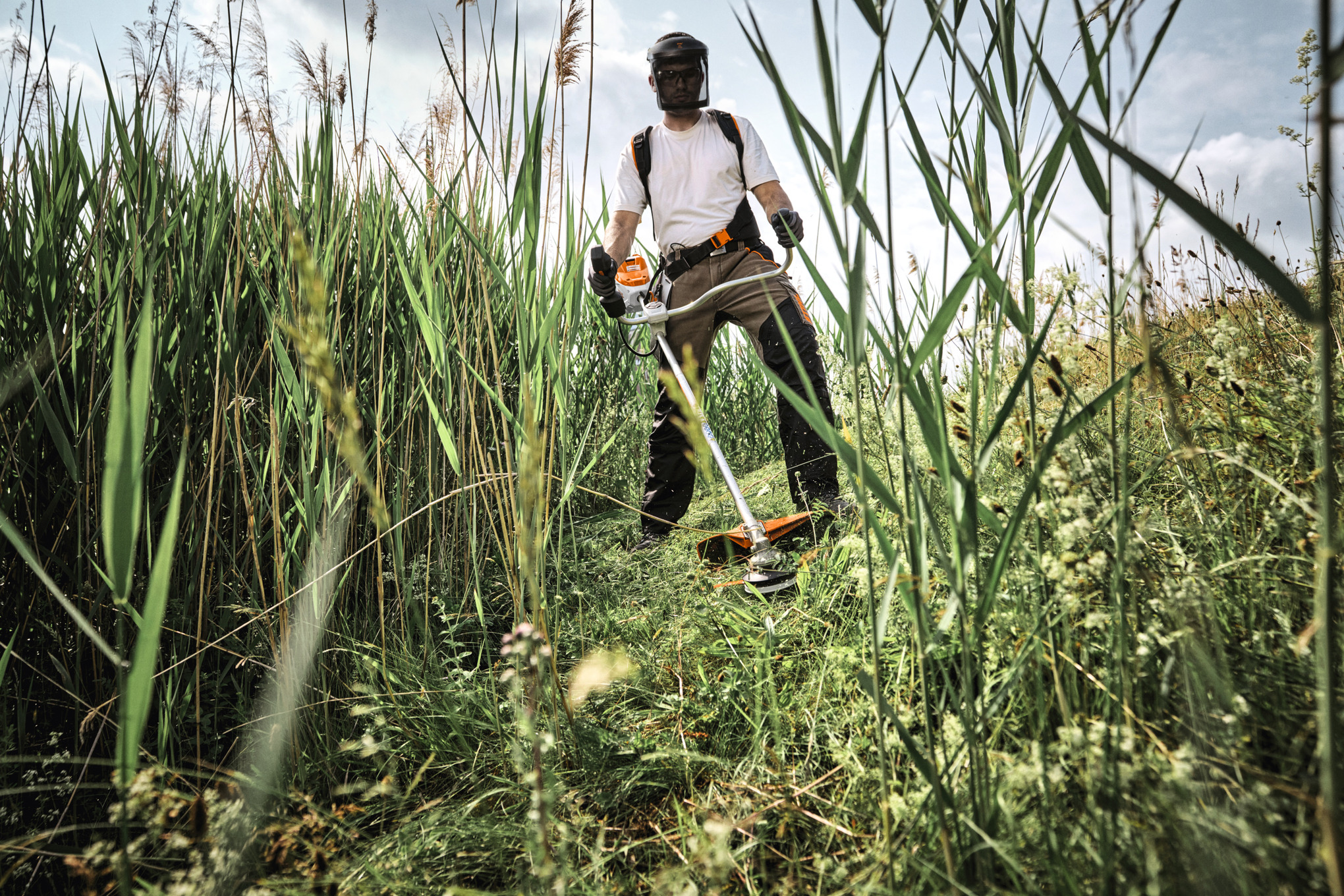 Débrousailleuse FSA 140 sans batterie ni chargeur