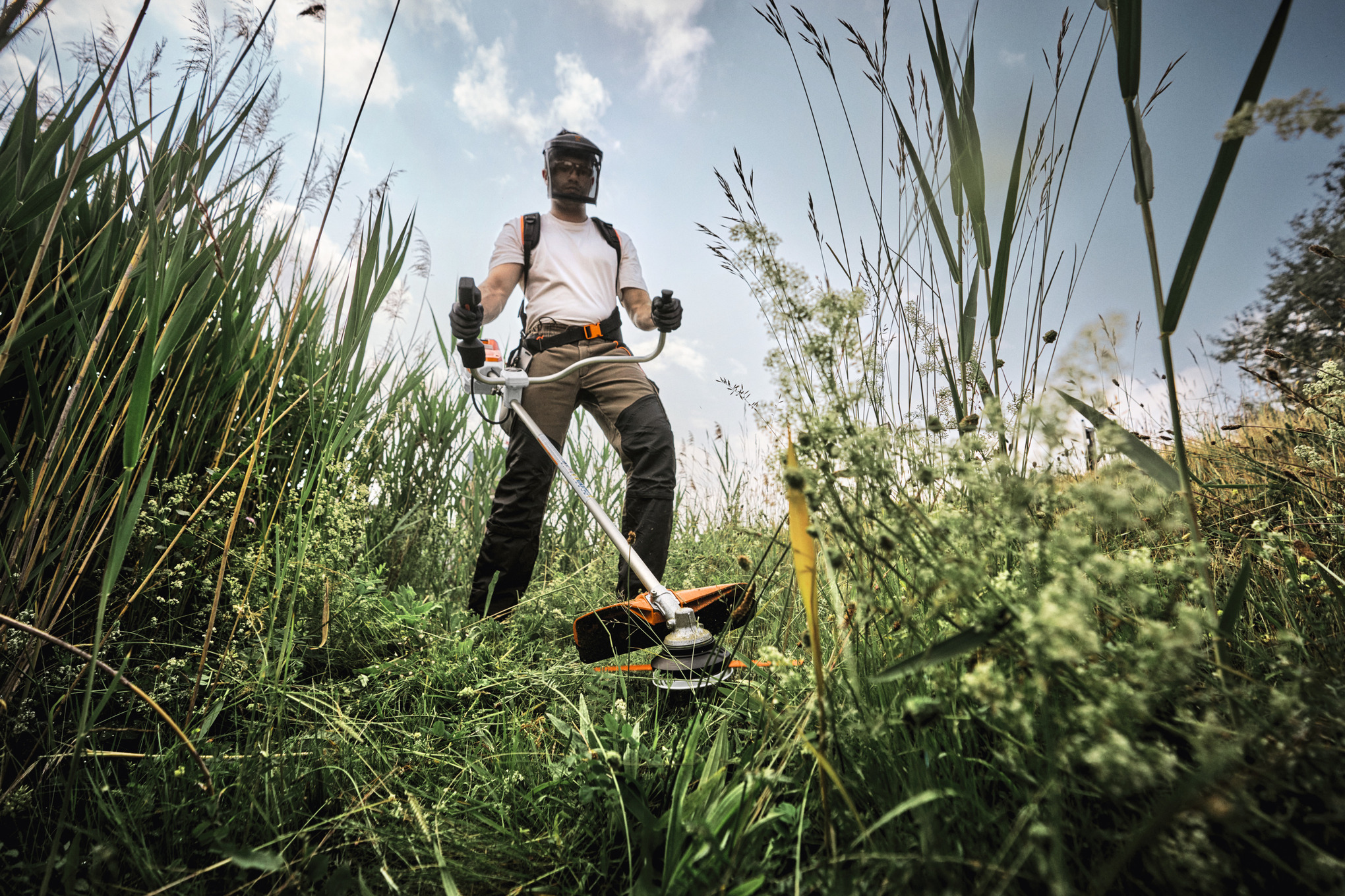 Débrousailleuse FSA 140 sans batterie ni chargeur