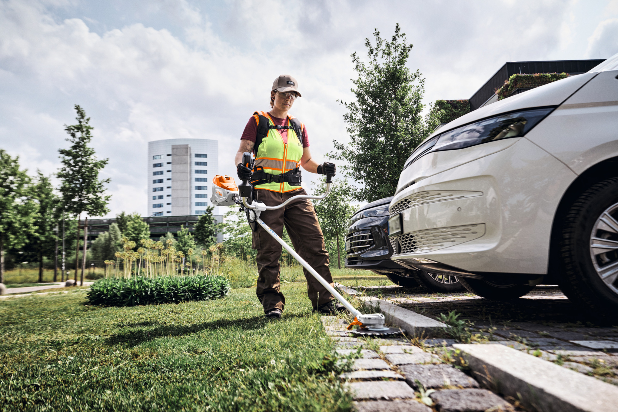 Désherbeur RGA 140 sans batterie ni chargeur