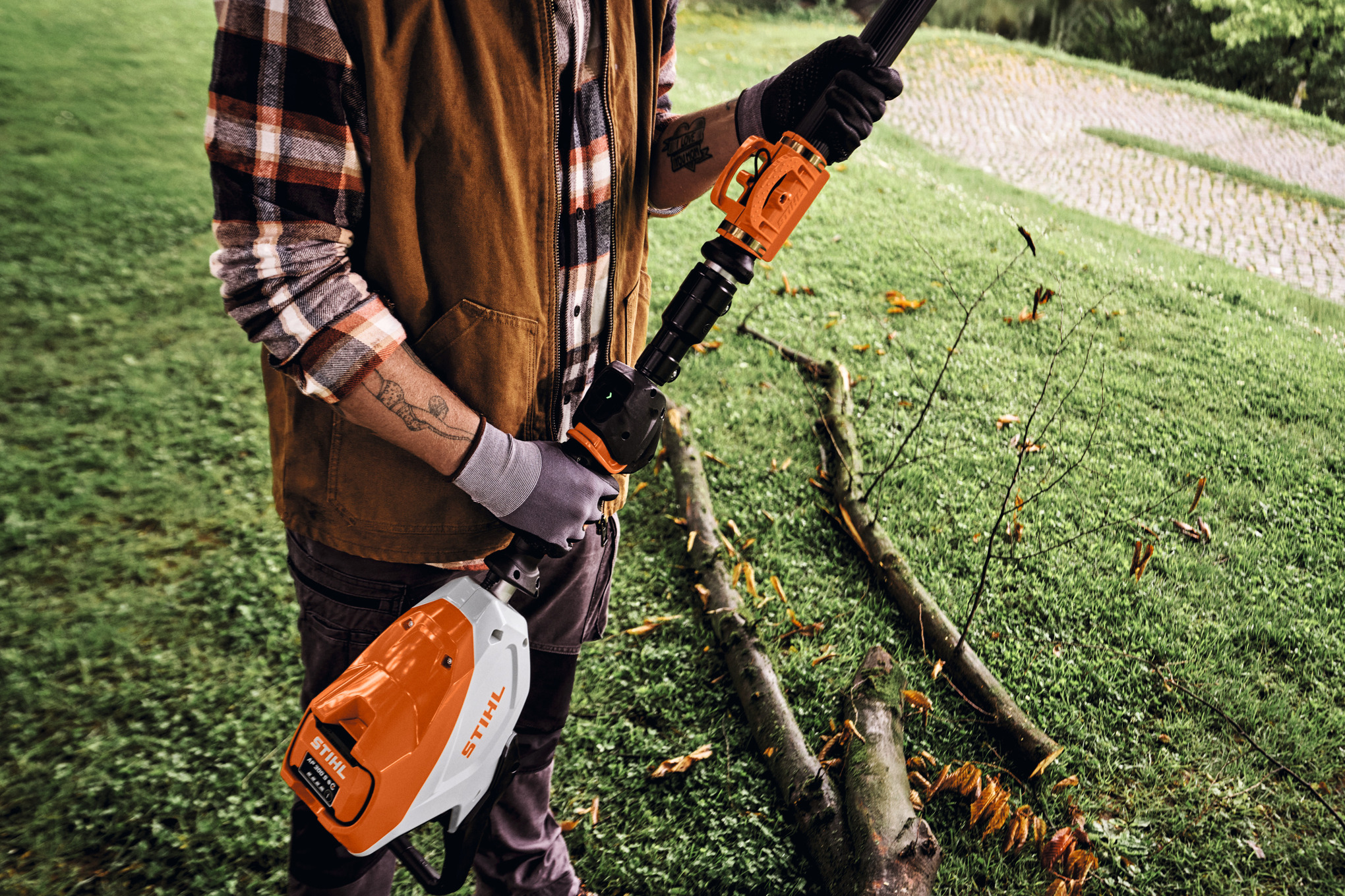 Perche élagage HTA 140 B sans batterie ni chargeur