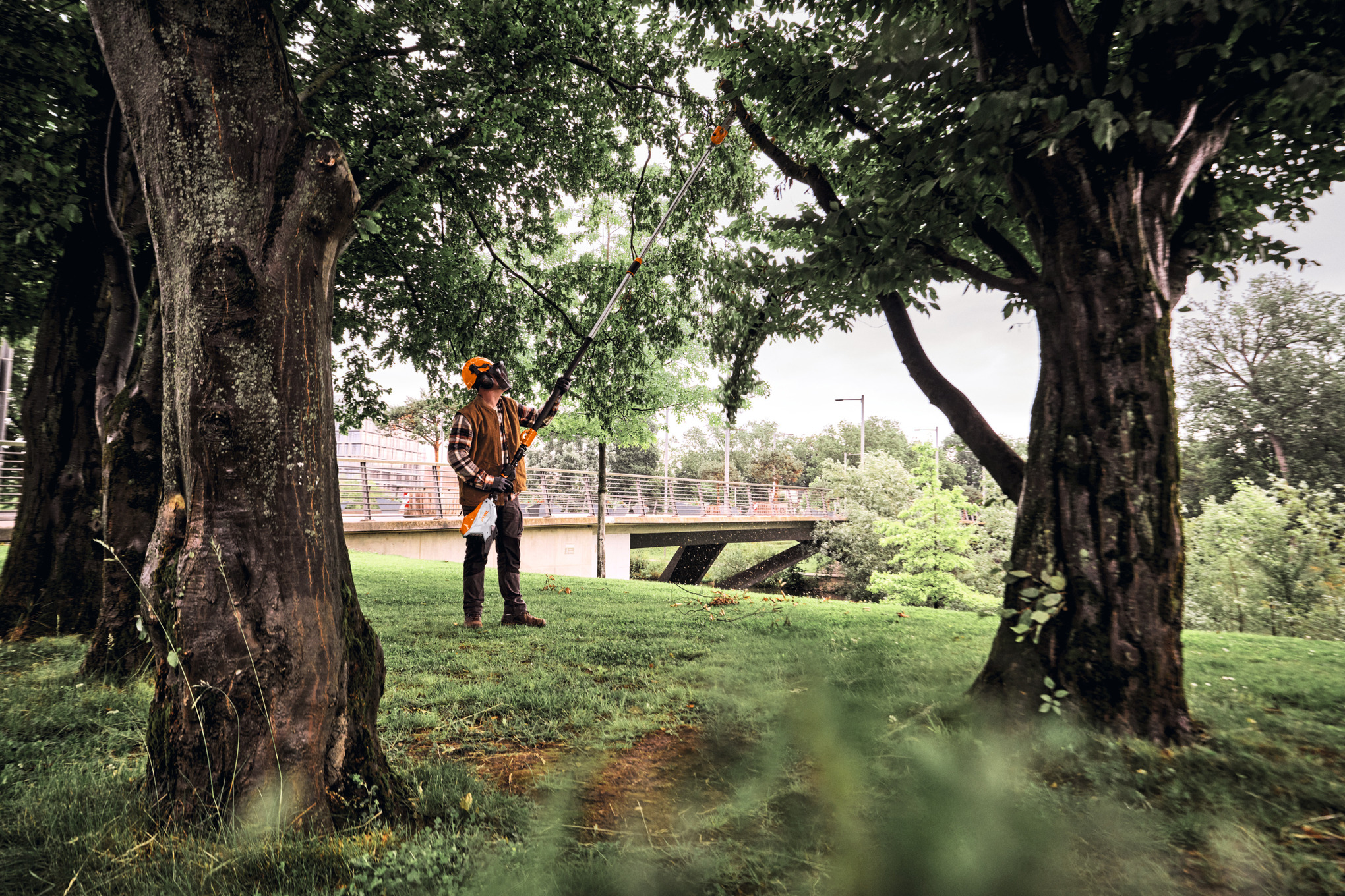 Perche élagage HTA 140 B sans batterie ni chargeur