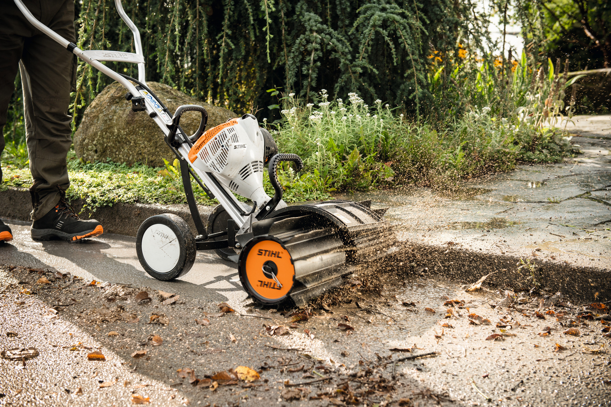 Stihl KombiSystème KW-KM outil balai racleur Powersweep