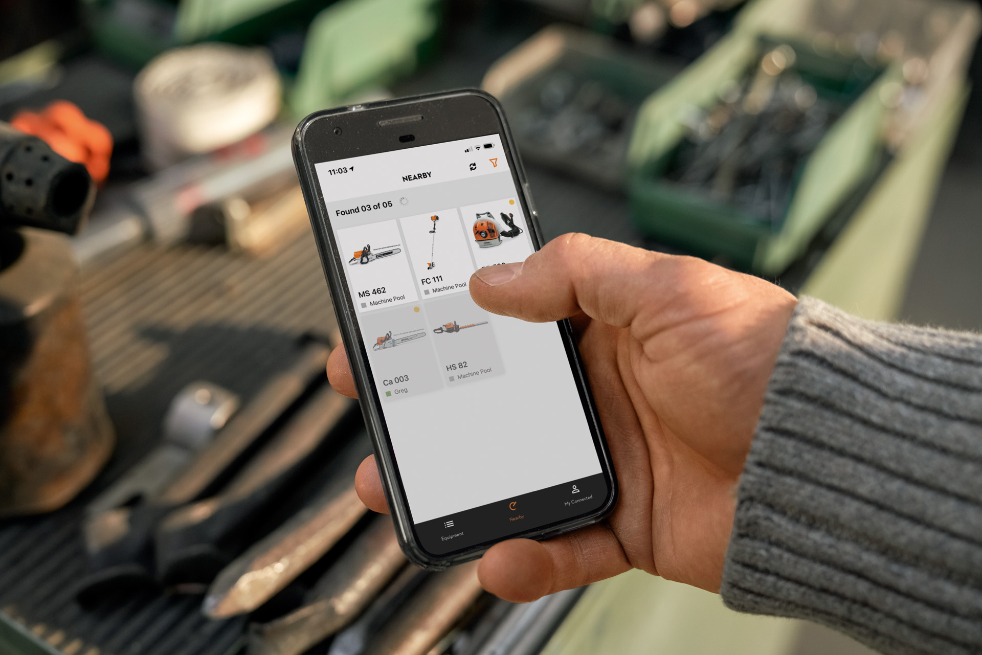 Application STIHL Connected utilisée sur un smartphone