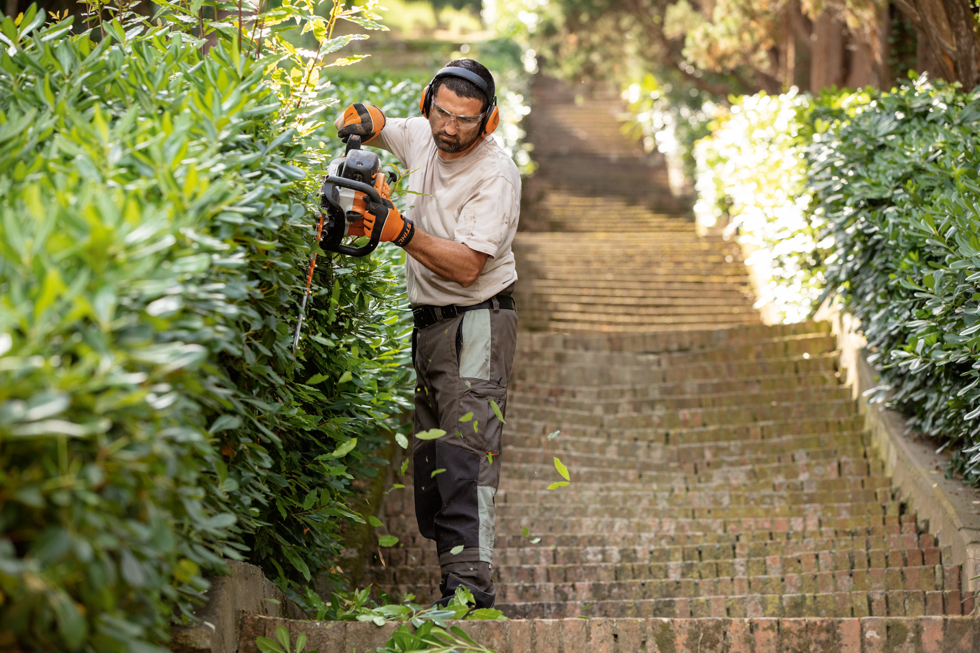 Utilisation d’un taille-haie STIHL HS 82