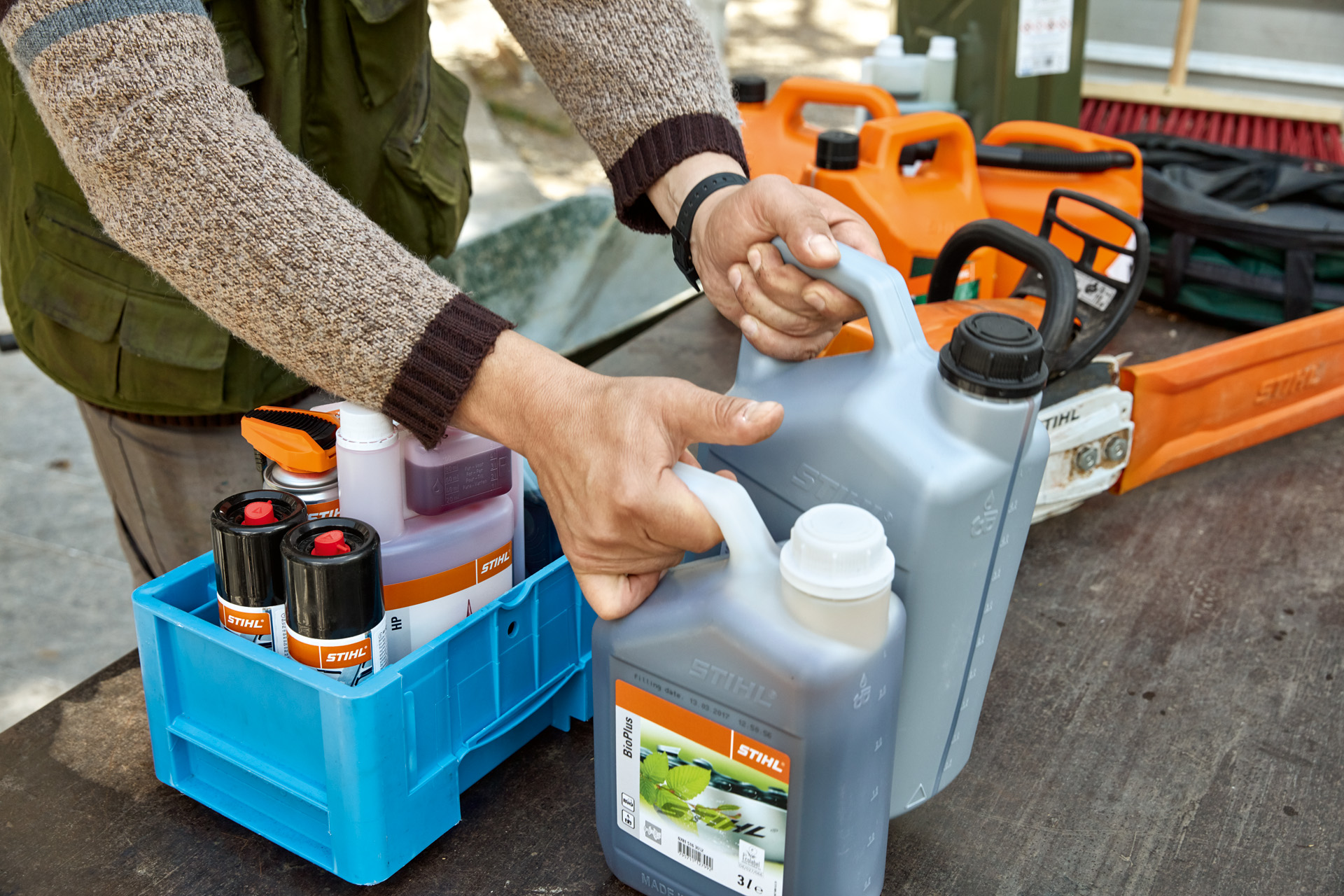 Les bidons STIHL sont parfaitement adaptés au transport.