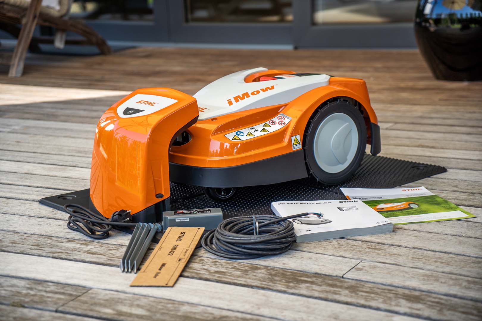 Robot tondeuse iMOW® 422 STIHL, avec câble et mode d’emploi