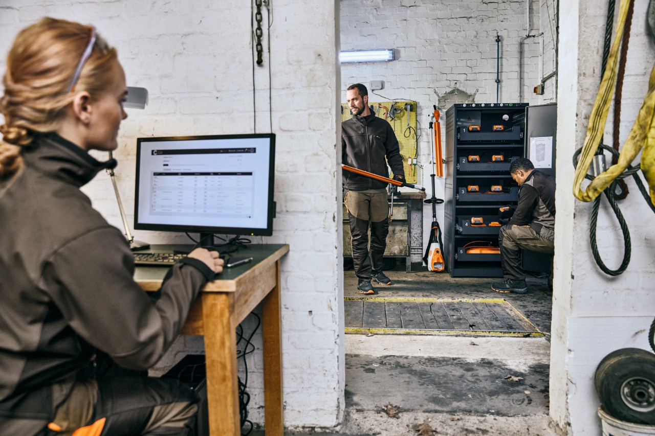 Dans l’atelier, les machines et les batteries sont gérées par voie numérique