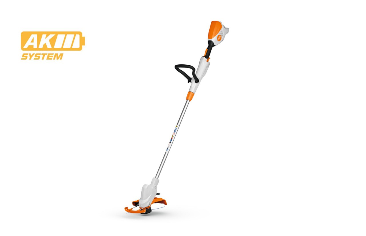 Image produit de la débroussailleuse à batterie STIHL FSA 57, icône de batterie en haut à gauche pour le système AK de STIHL