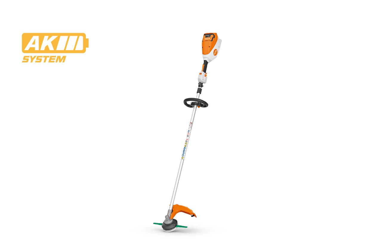Image produit de la débroussailleuse à batterie STIHL FSA 80 R, icône de batterie en haut à gauche pour le système AK de STIHL