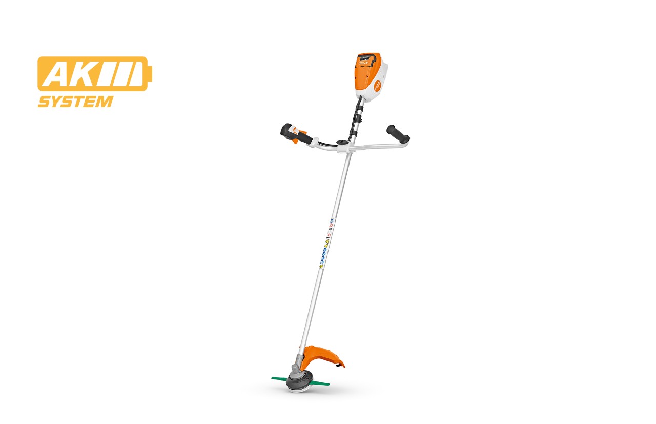 Image produit de la débroussailleuse à batterie STIHL FSA 80, icône de batterie en haut à gauche pour le système AK de STIHL
