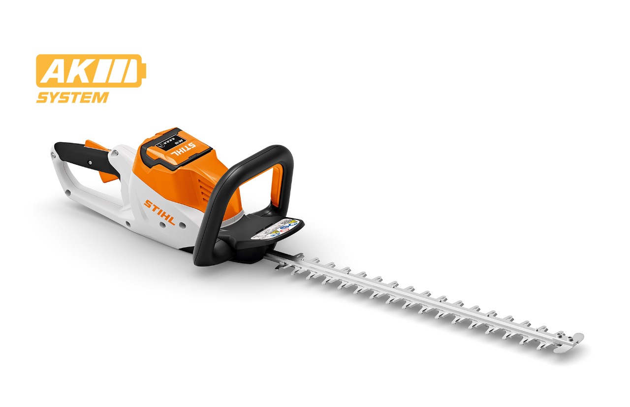 Image produit d’un taille-haie à batterie STIHL HSA 50, icône de batterie en haut à gauche pour le système AK de STIHL